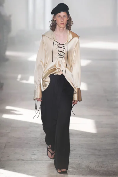 Look 35
